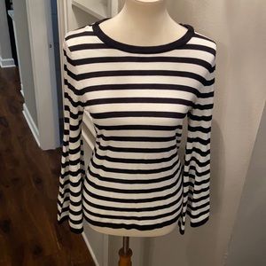 NY & Company bell sleeved sweater. Size XS